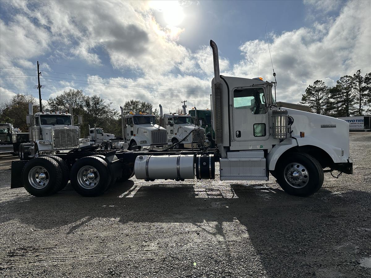 2012 Kenworth T800 Daycab 306587 - Truck Market