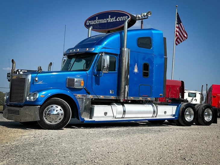 2012 FREIGHTLINER CASCADIA SLEEPER BL6181 - Truck Market