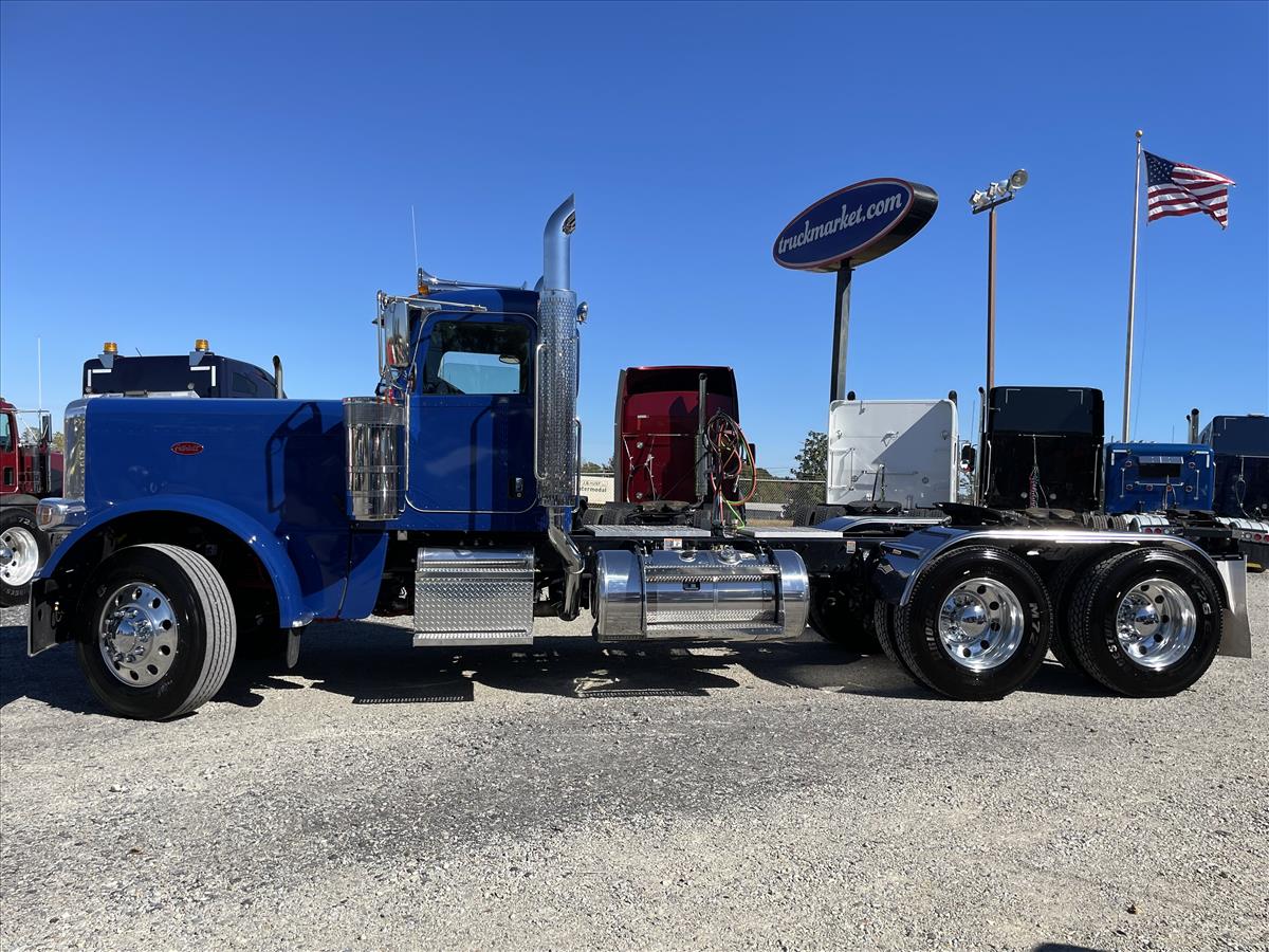 2023 PETERBILT 389 DAYCAB 887389 Truck Market