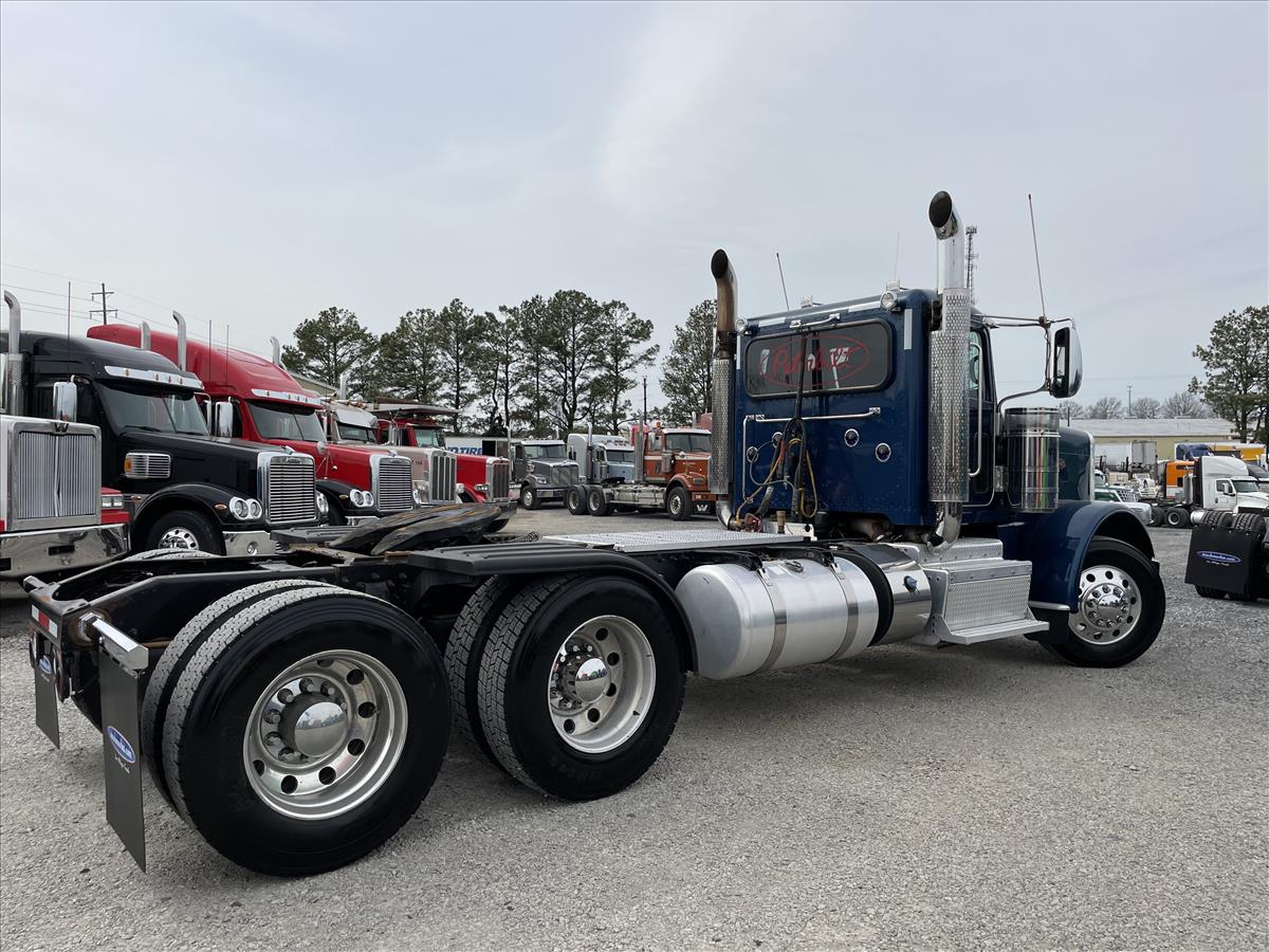 2017 Peterbilt 389 Daycab 361989 - Truck Market