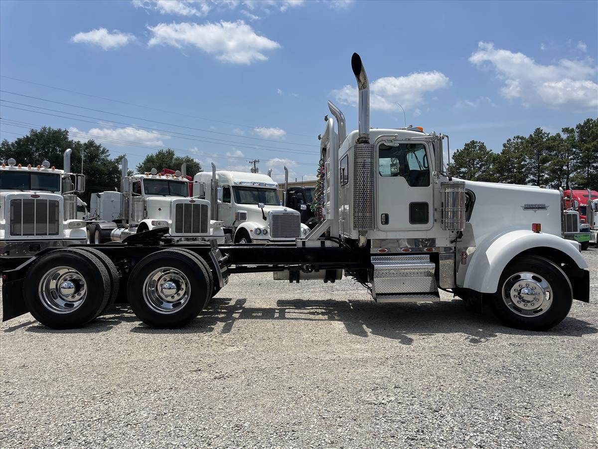 2006 KENWORTH W900L DAYCAB 120051 - Truck Market