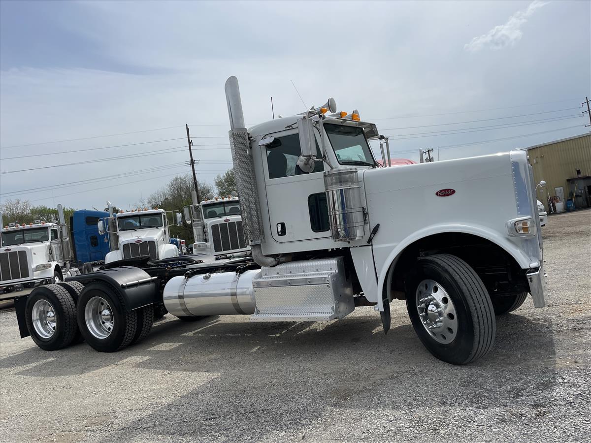 2017 PETERBILT 389 DAYCAB 444614 - Truck Market