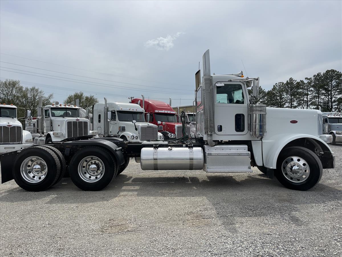 2017 PETERBILT 389 DAYCAB 444614 - Truck Market