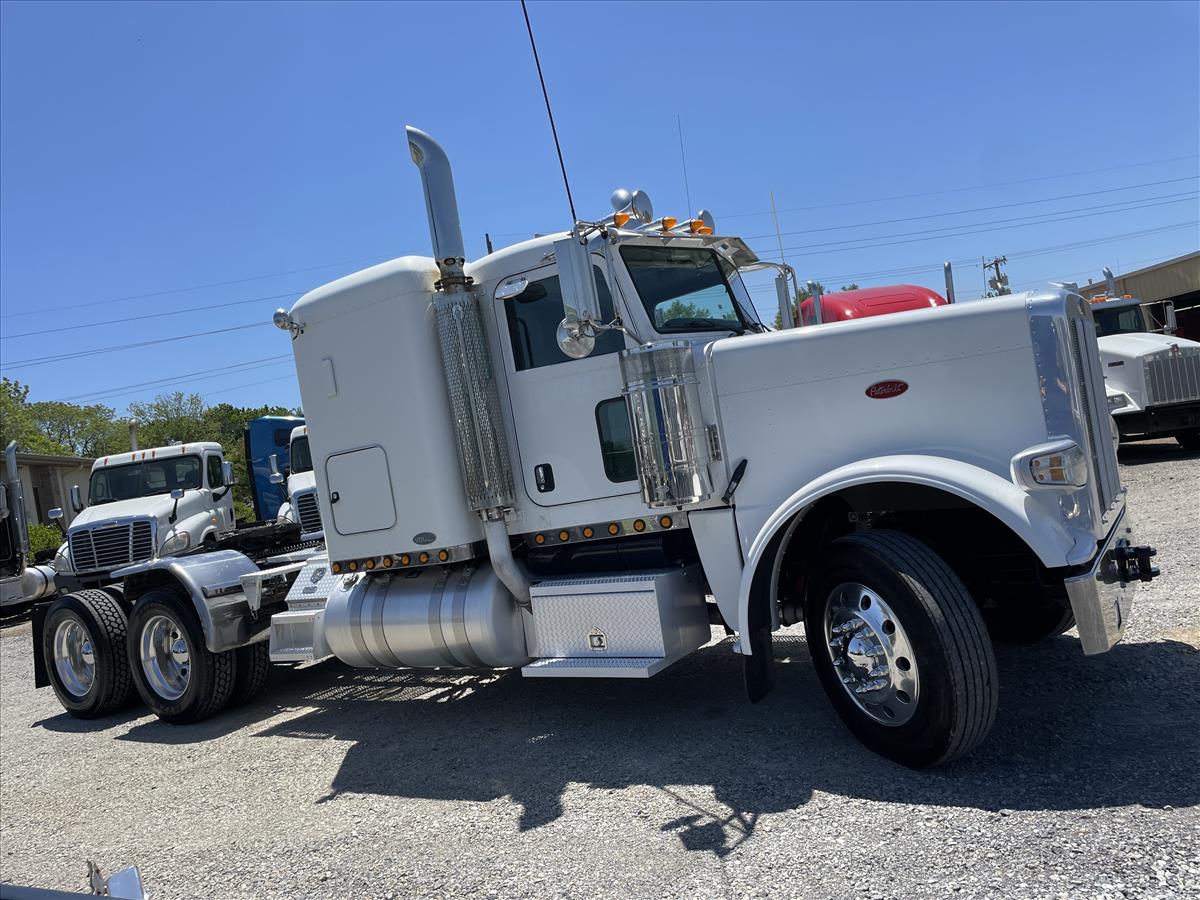 2009 PETERBILT 388 SLEEPER 782463 - Truck Market