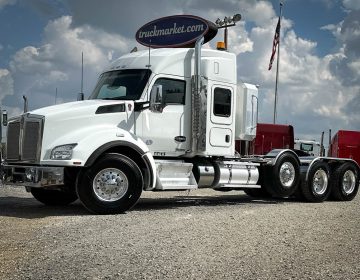2018 KENWORTH T880 TRI AXLE SLEEPER 197294