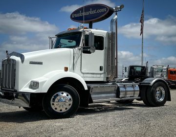 2011 Kenworth T800 Daycab 278810