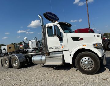 2020 Peterbilt 567 Daycab 649027