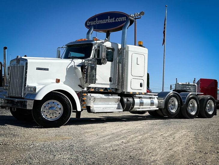 2012 KENWORTH W900L TRI AXLE SLEEPER 322355 - Truck Market