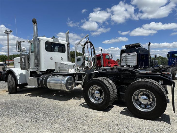 2020 Peterbilt 389 Daycab 718933