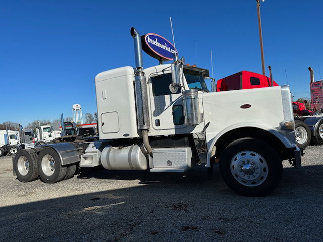 2009 PETERBILT 388 SLEEPER 788237 - Truck Market