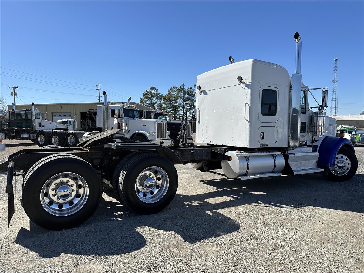 2013 KENWORTH W900L SLEEPER 360075 - Truck Market