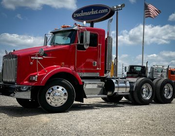 2001 Kenworth T800 Daycab 879225