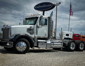 2013 Freightliner Coronado Daycab Bz0645