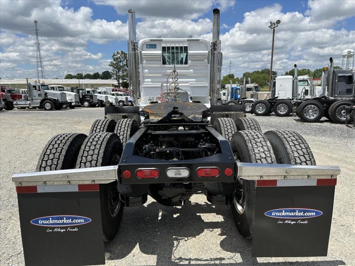 2018 Peterbilt 389 Daycab 475662