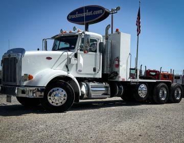 2016 Peterbilt 367 Tri Axle Daycab 348573