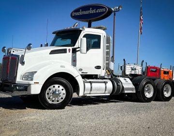 2017 Kenworth T880 Daycab 157845