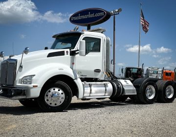 2017 Kenworth T880 Daycab 157845