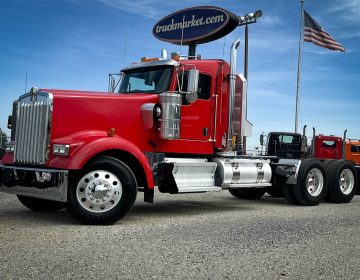 2016 KENWORTH W900L DAYCAB GLIDER KIT 160571