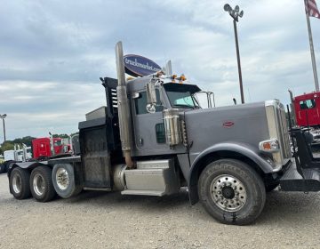 2015 Peterbilt 389 Tri Axle Hydraulic Winch Truck 266316