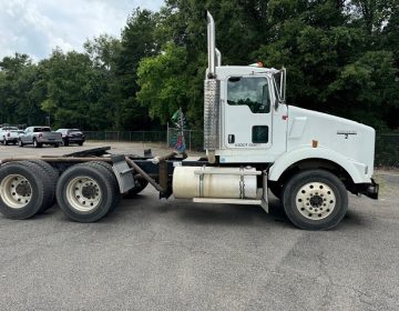 2005 Kenworth T800 Daycab 109260