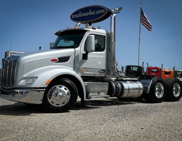 2015 Peterbilt 579 Daycab 256847