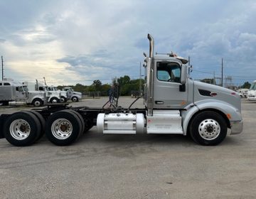 2015 Peterbilt 579 Daycab 256845