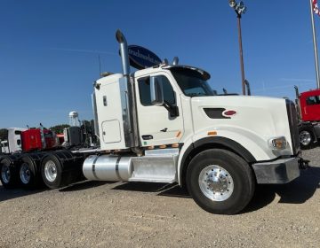 2015 Peterbilt 567 Tri Axle Sleeper 278951