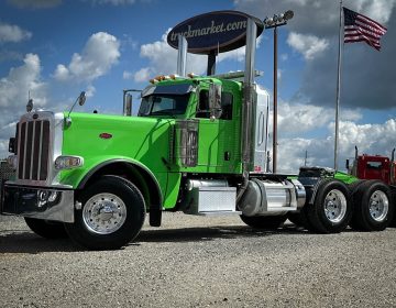 2021 Peterbilt 389 Daycab 709261