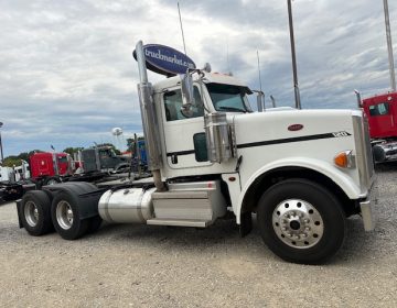 2020 Peterbilt 367 Daycab 685930