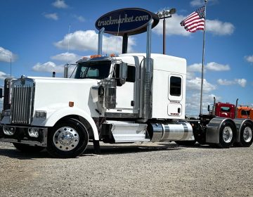 2022 Kenworth W900l Sleeper 122122