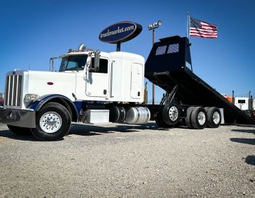 2013 Peterbilt 388 Tri Axle Rollback 169005