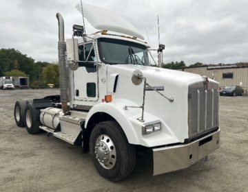 2019 Kenworth T800 Daycab 305402