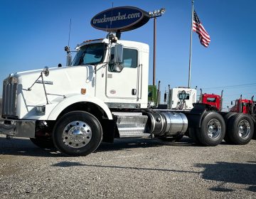 2019 Kenworth T800 Daycab 305401