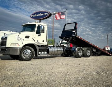 2017 MACK CXU613 ROLLBACK 082736