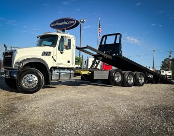 2016 Mack Gu433 Tri Axle Rollback 010961