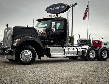 2022 Kenworth W990 Daycab 140967