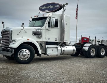 2018 Freightliner Coronado Sleeper Jm5851