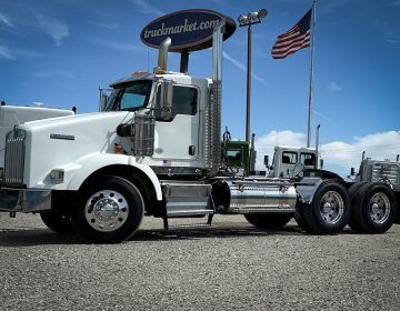 2020 KENWORTH T800 DAYCAB 348584