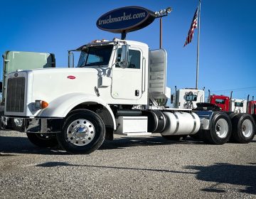 2013 Peterbilt 367 Daycab 200879