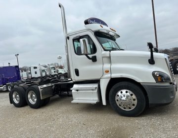 2018 Freightliner Cascadia Daycab Jz4660