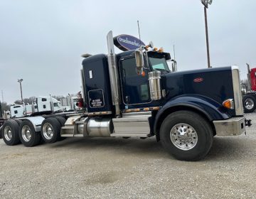 2023 Peterbilt 367 Tri Axle Sleeper 858401