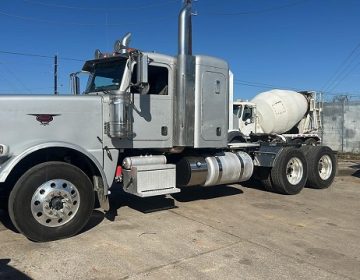 2015 Peterbilt 389 Sleeper 287929