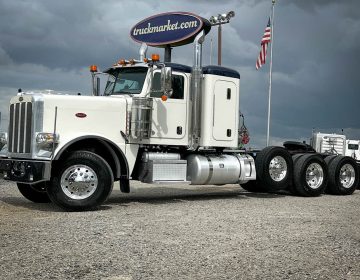 2021 PETERBILT 389 TRI AXLE SLEEPER 761273