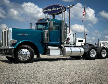 2020 PETERBILT 389 DAYCAB 641607