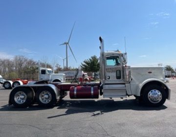 2022 PETERBILT 389 DAYCAB 796907