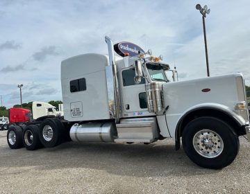 2021 PETERBILT 389 TRI AXLE SLEEPER 750207