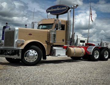 2021 PETERBILT 389 DAYCAB 742624