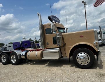 2021 Peterbilt 389 Daycab 742624