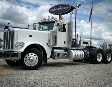 2020 PETERBILT 389 DAYCAB 711524