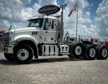 2020 Mack Granite Tri Axle Daycab 019263